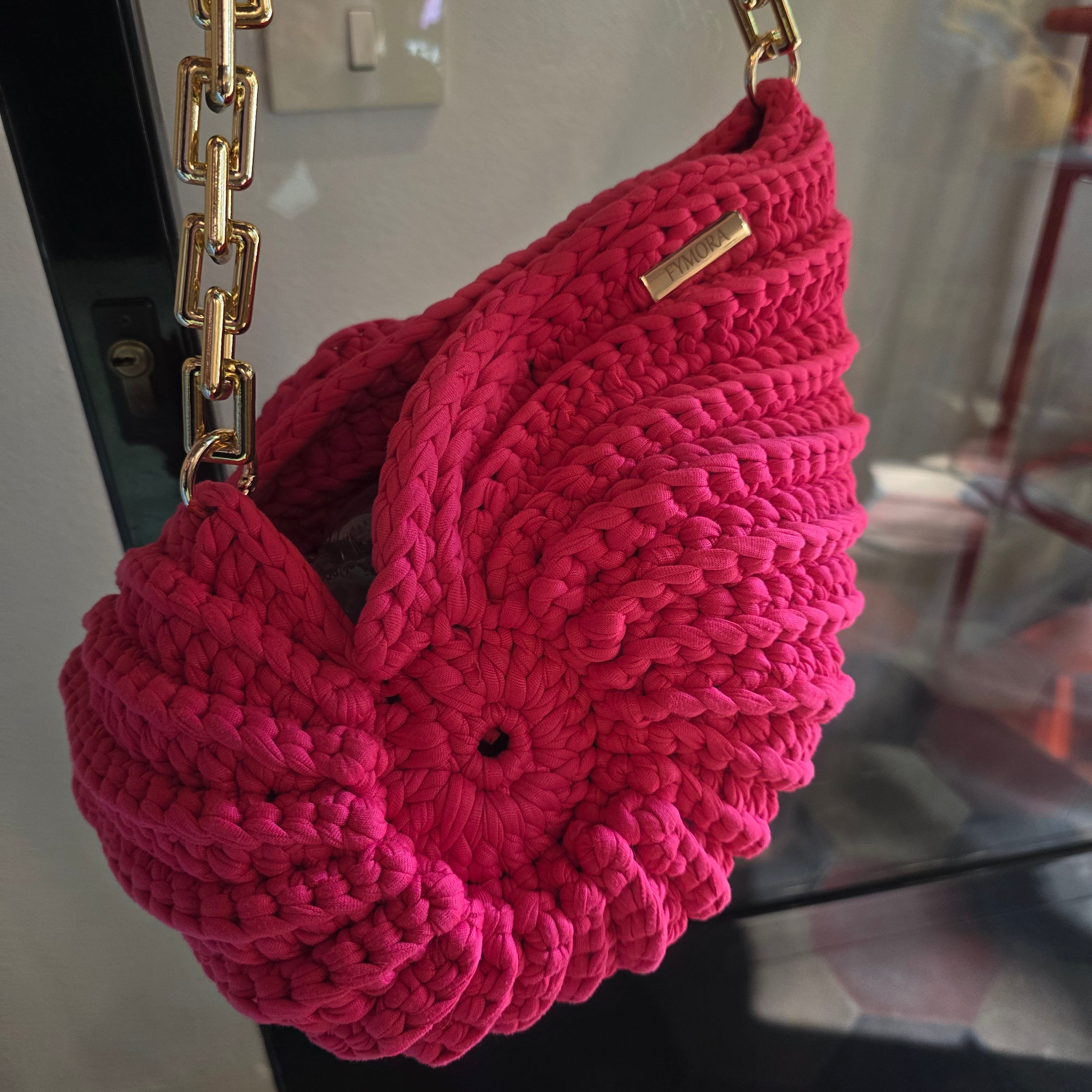 Borsa "Nautilus" in Fettuccia – Fucsia Vibrante con Catena Gold