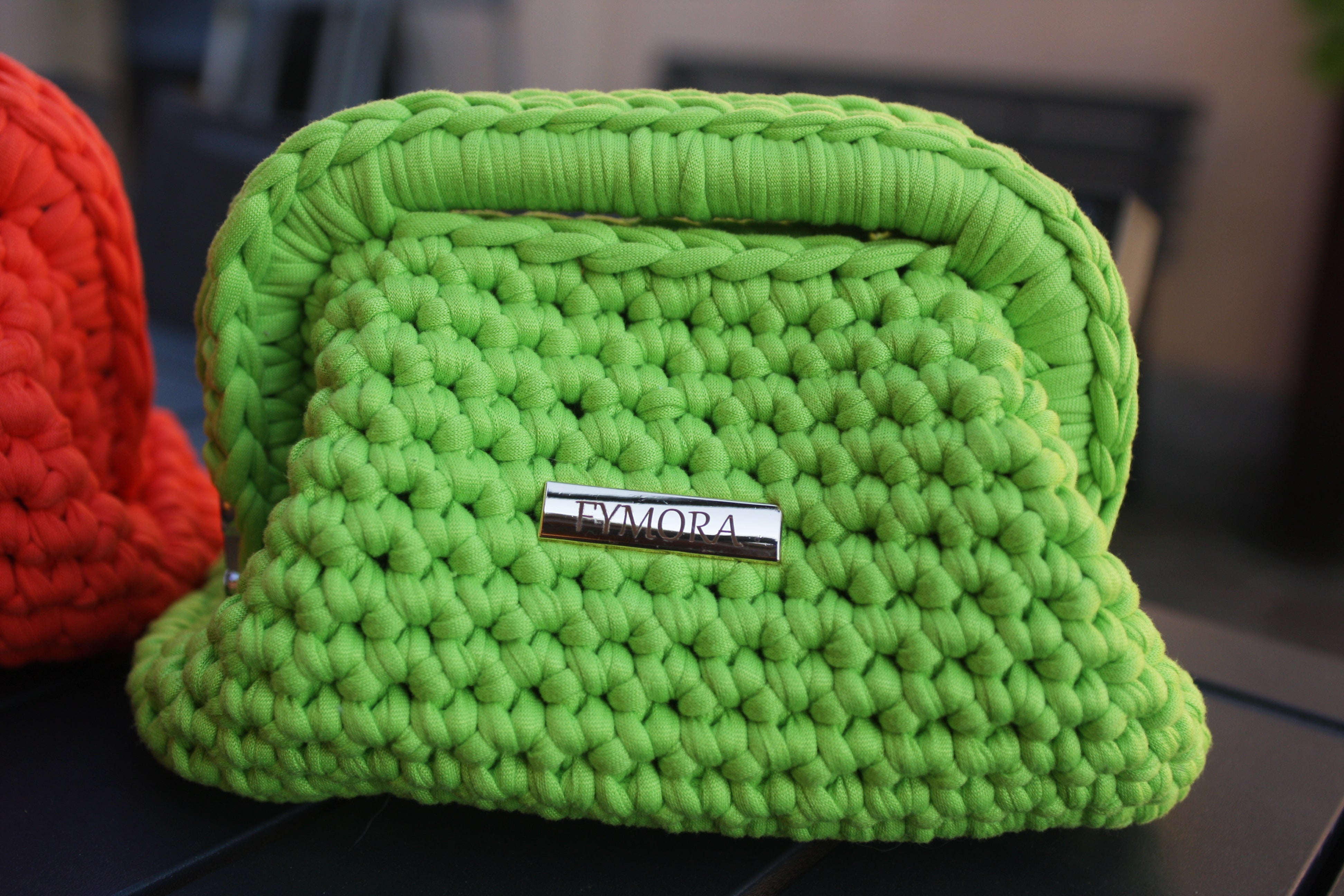 Pochette "Sunlight" ad Uncinetto – Verde Brillante con Chiusura a Scomparsa
