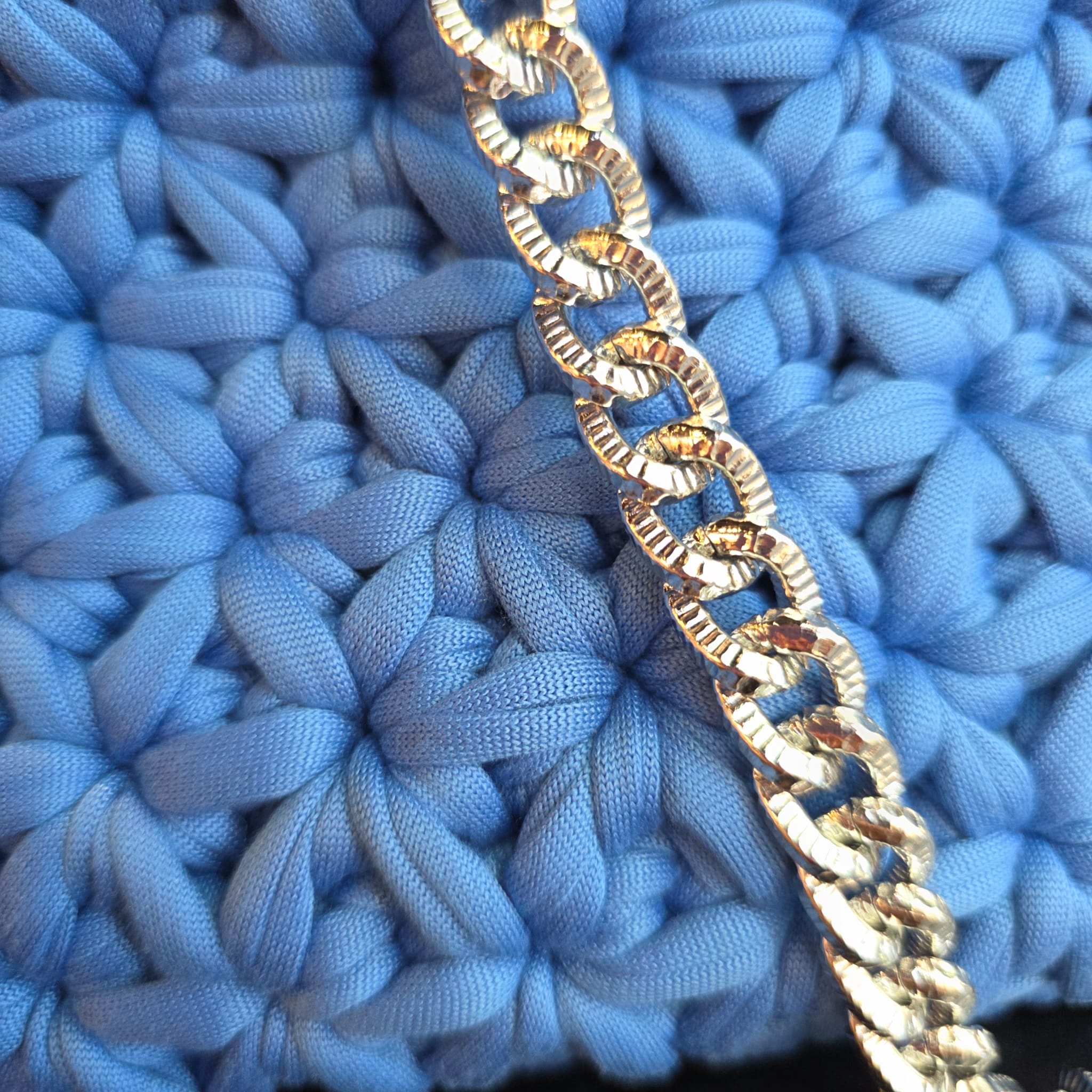 Pochette a Tracolla "Starlet" ad Uncinetto – Azzurro Royal e Silver