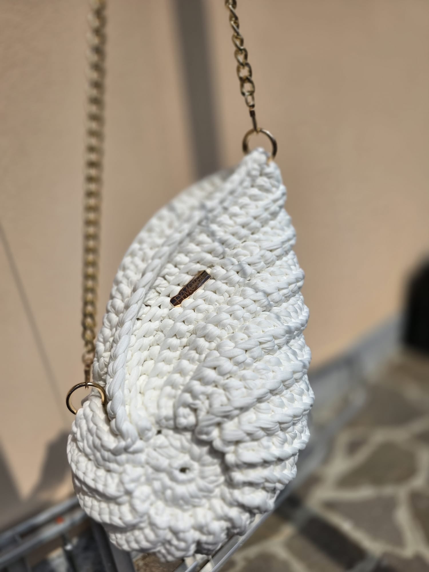 Borsa a Spalla Fymora 'Shell' – Scultura Artigianale da Indossare