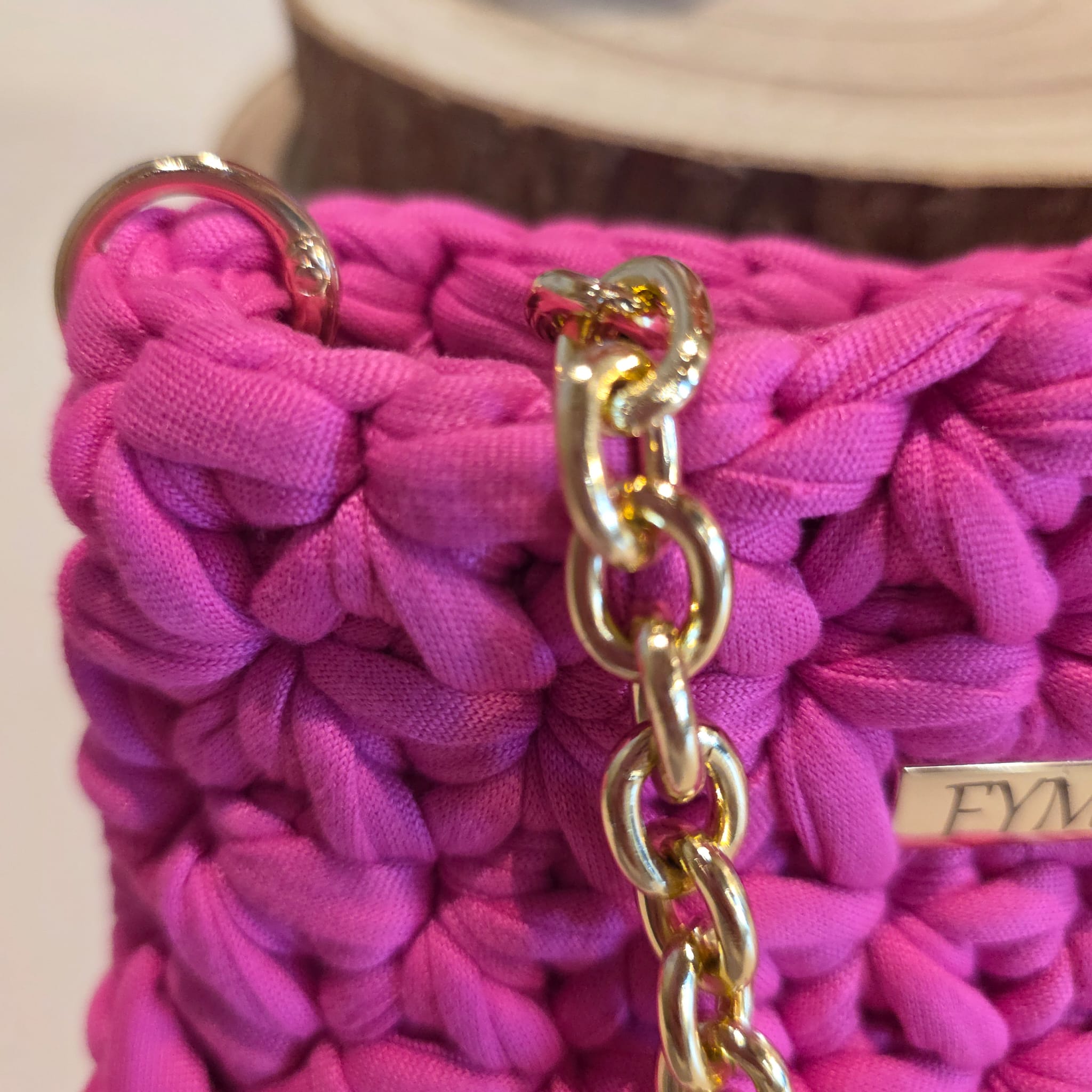 Borsa a Tracolla "Fymora" in Fettuccia – Rosa Magenta